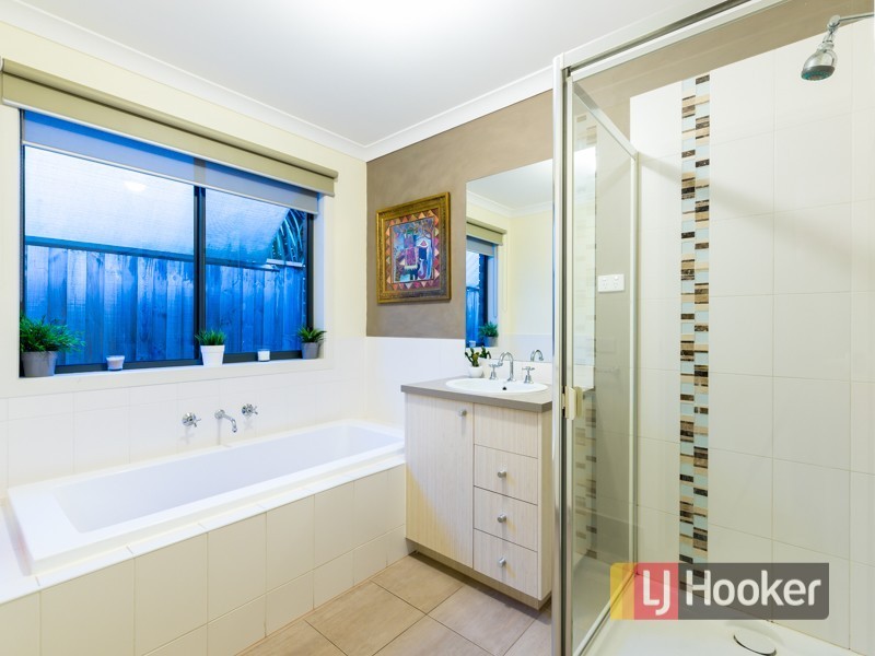 18 Marquis Court, Pakenham VIC 3810