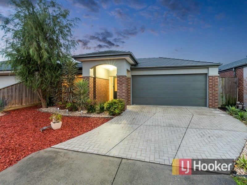 18 Marquis Court, Pakenham VIC 3810