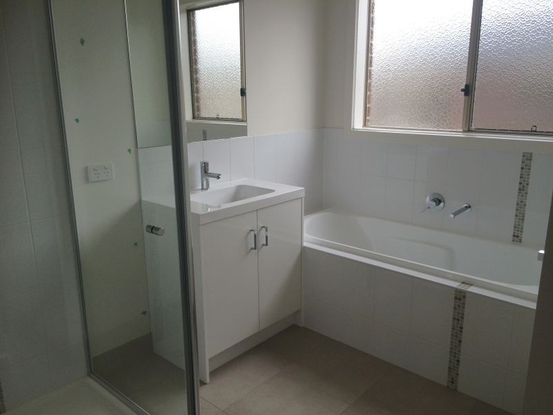 4/5 Melissa Way, Pakenham VIC 3810