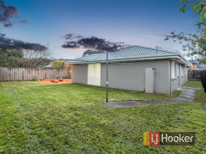 5 Ronald Court, Pakenham VIC 3810
