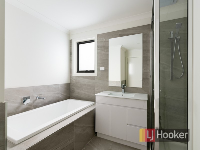 7 Agate Lane, Pakenham VIC 3810