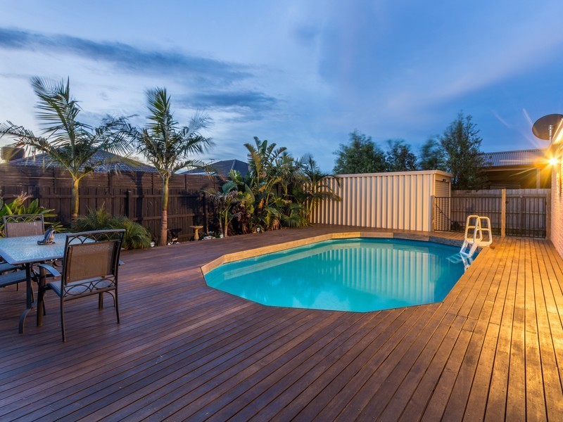 100 Sandalwood Drive, Pakenham VIC 3810