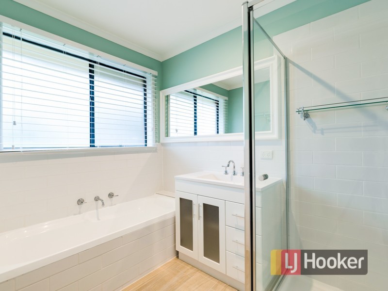 79 Ebony Drive, Pakenham VIC 3810