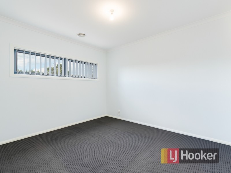 31 Cohens Way, Pakenham VIC 3810