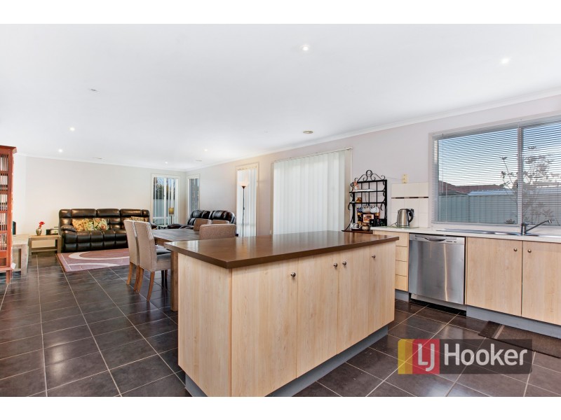 14 Jacaranda Way, Pakenham VIC 3810
