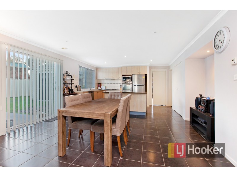 14 Jacaranda Way, Pakenham VIC 3810