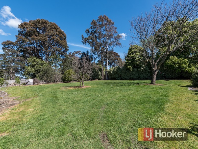 12-14 Thwaites Road, Pakenham VIC 3810