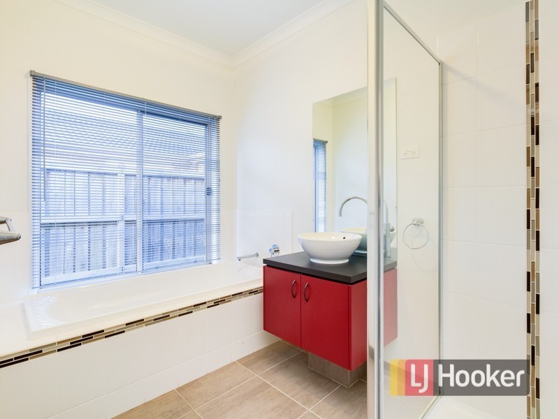 10 Ramel Way, Pakenham VIC 3810