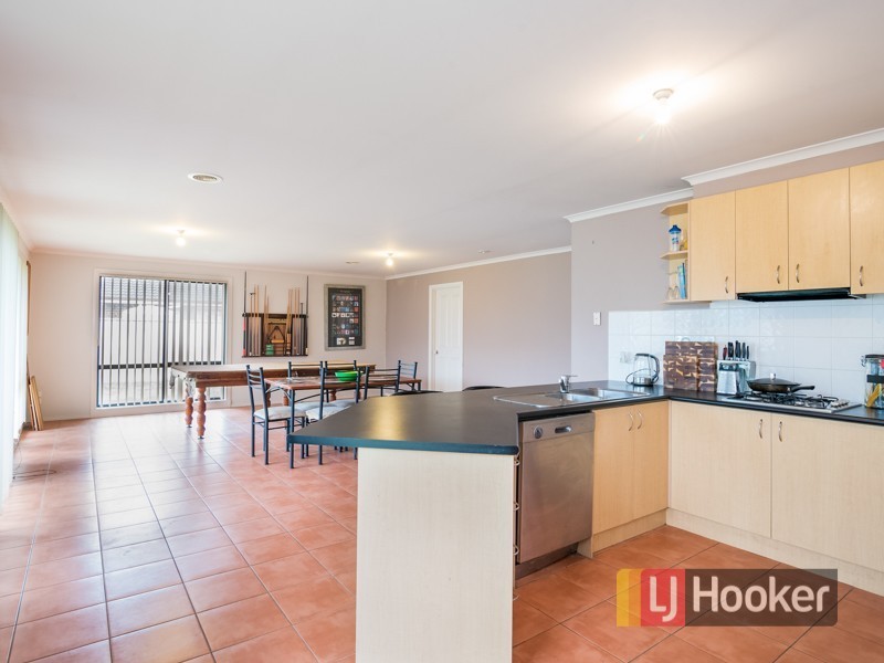 2 Ashwood Grove, Pakenham VIC 3810