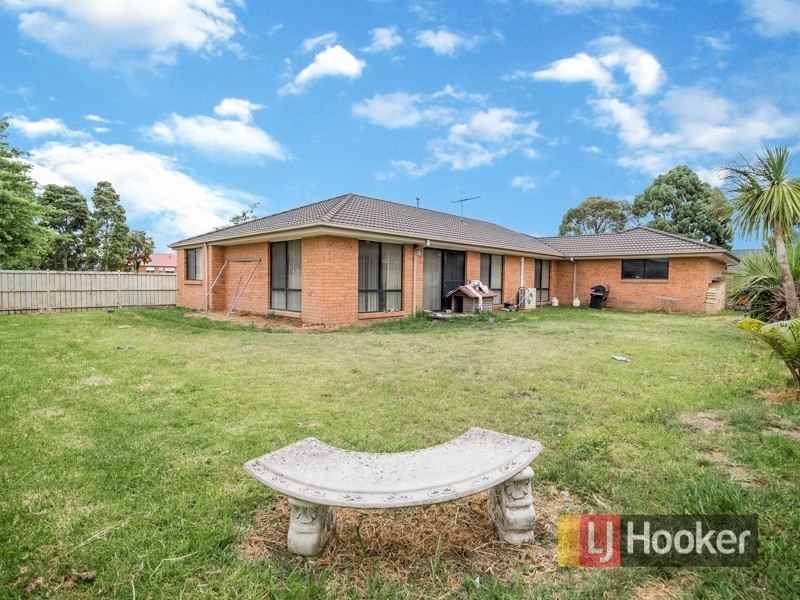 2 Ashwood Grove, Pakenham VIC 3810