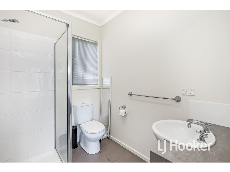 3 Central Avenue, Pakenham VIC 3810