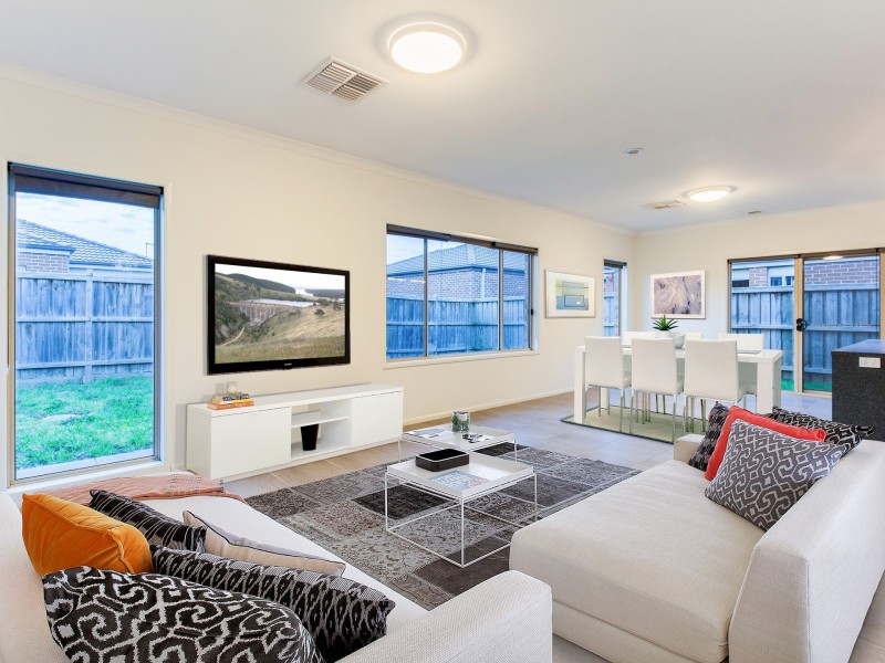 10 Ramel Way, Pakenham VIC 3810