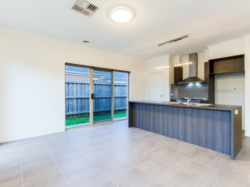 10 Ramel Way, Pakenham VIC 3810