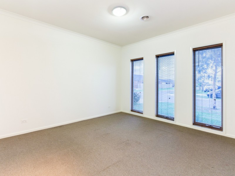 10 Ramel Way, Pakenham VIC 3810