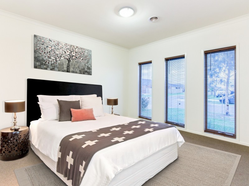 10 Ramel Way, Pakenham VIC 3810