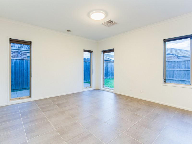 10 Ramel Way, Pakenham VIC 3810