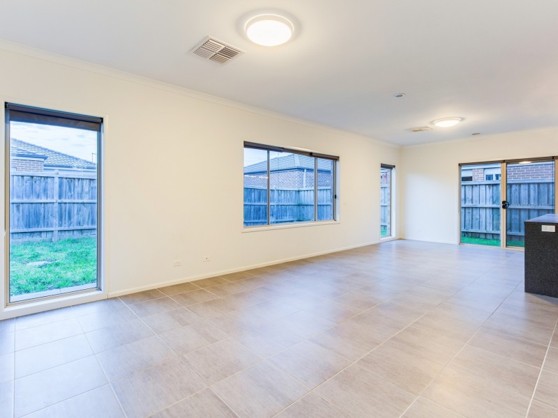 10 Ramel Way, Pakenham VIC 3810