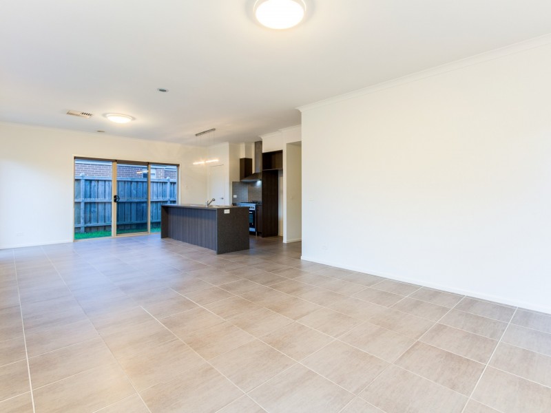10 Ramel Way, Pakenham VIC 3810