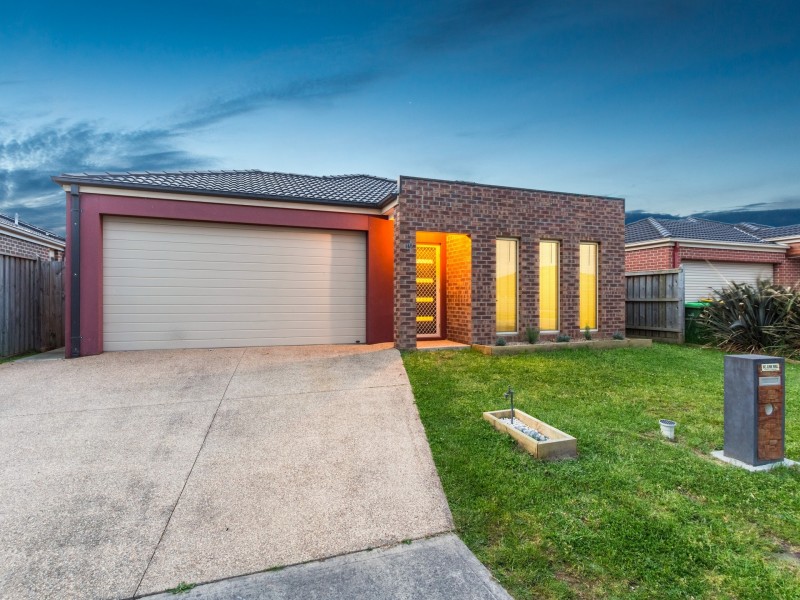 10 Ramel Way, Pakenham VIC 3810