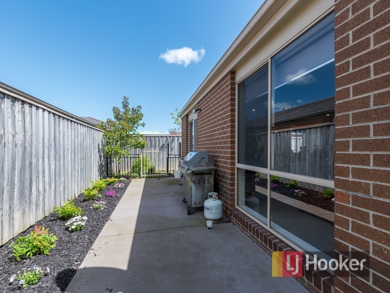 68 Algerd Way, Pakenham VIC 3810