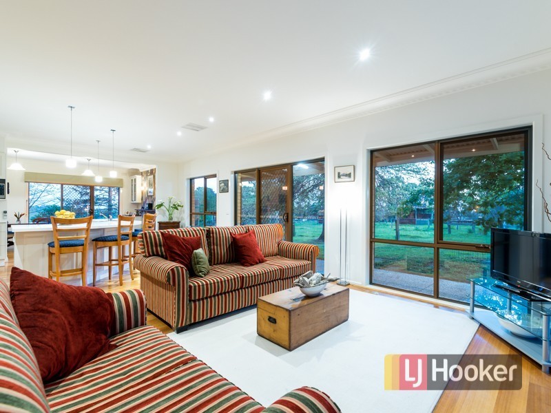 35 Short Lane, Pakenham VIC 3810