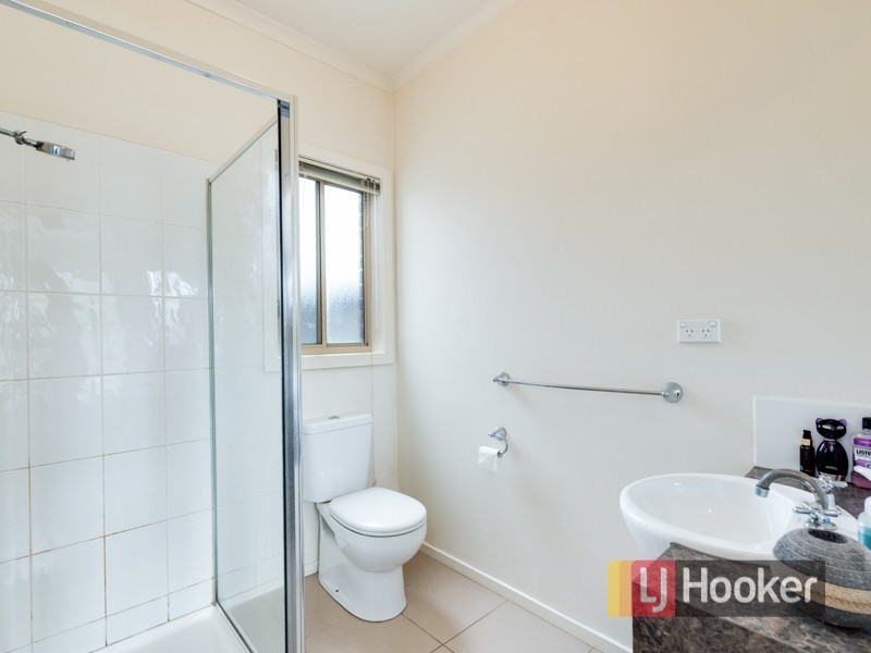 4 Marquis Court, Pakenham VIC 3810