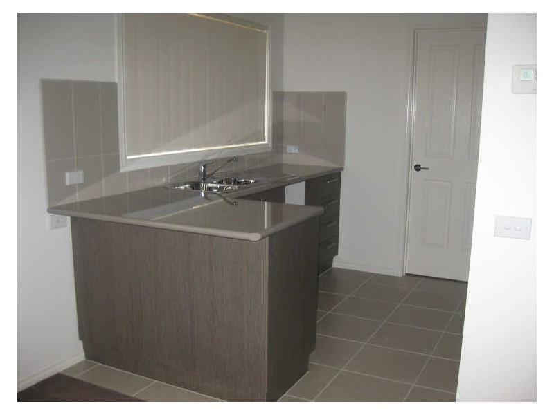 9/40 Army Road, Pakenham VIC 3810