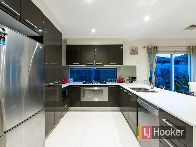 41 Kimberley Grove, Pakenham VIC 3810