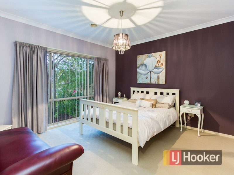 35 Bluehills Boulevard, Pakenham VIC 3810