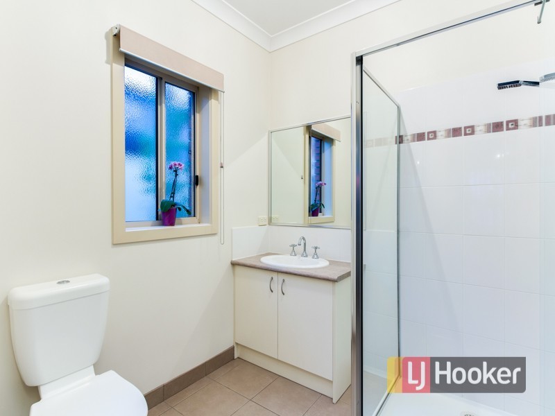 35 Bluehills Boulevard, Pakenham VIC 3810