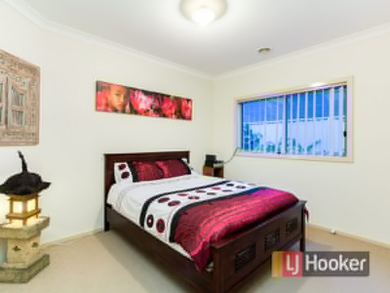 35 Bluehills Boulevard, Pakenham VIC 3810