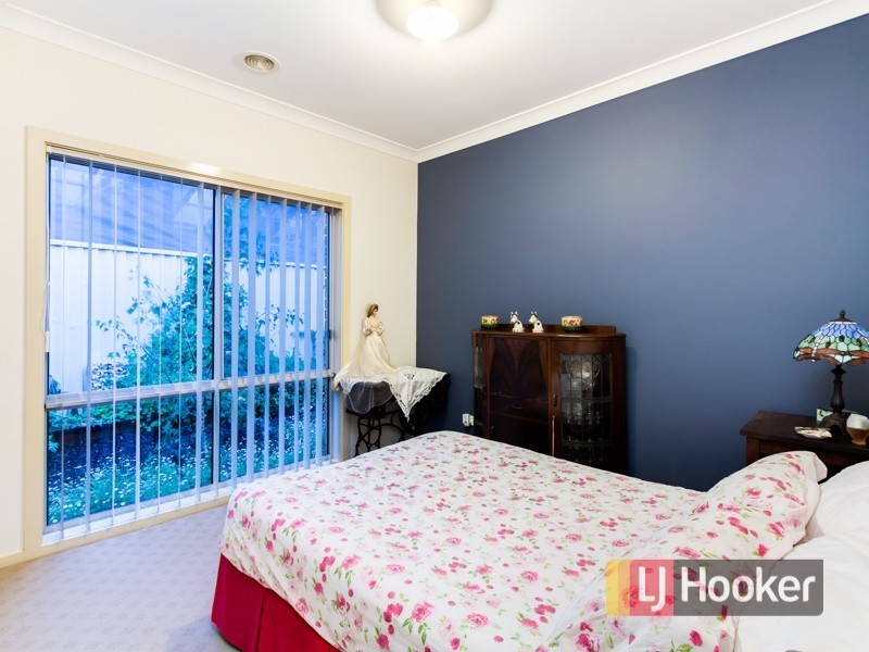 35 Bluehills Boulevard, Pakenham VIC 3810