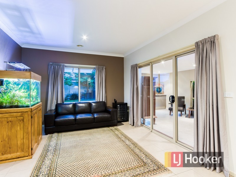 35 Bluehills Boulevard, Pakenham VIC 3810