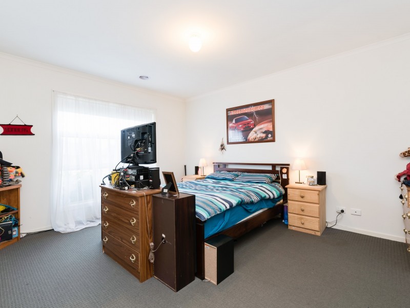 48 Harrison Way, Pakenham VIC 3810