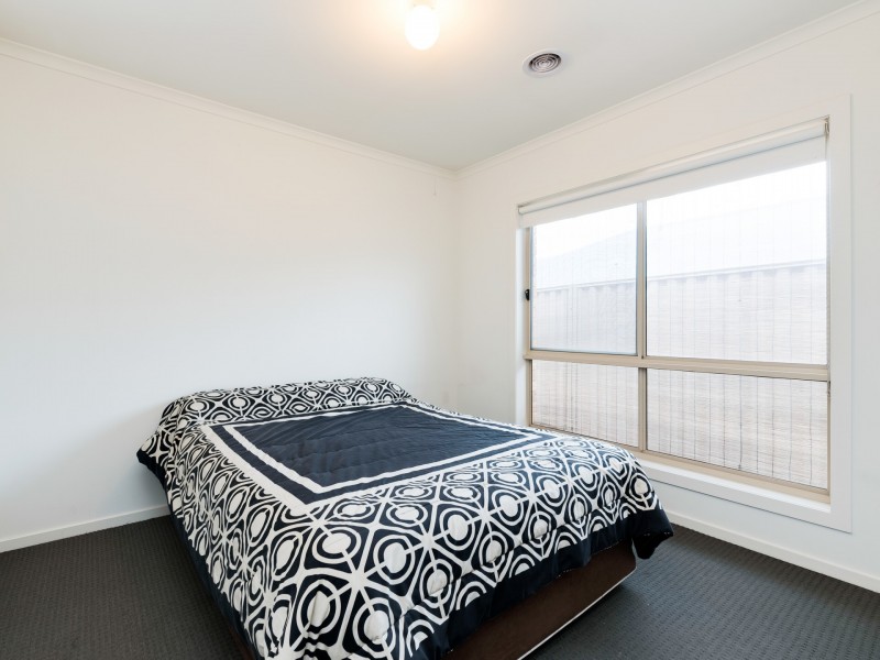 48 Harrison Way, Pakenham VIC 3810