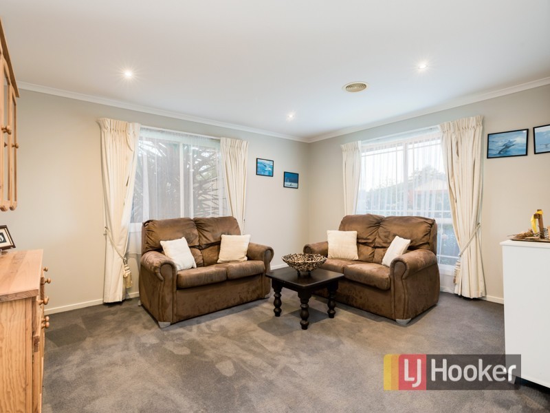 13 Teal Place, Pakenham VIC 3810