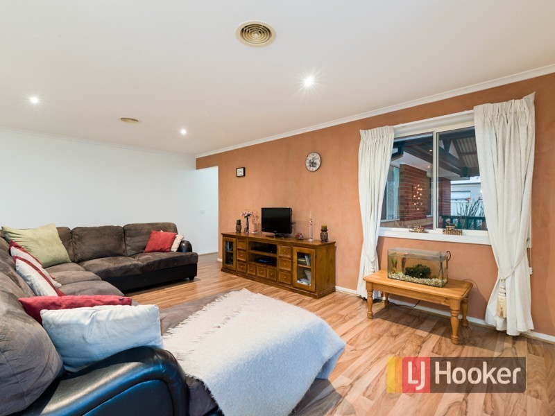 13 Teal Place, Pakenham VIC 3810