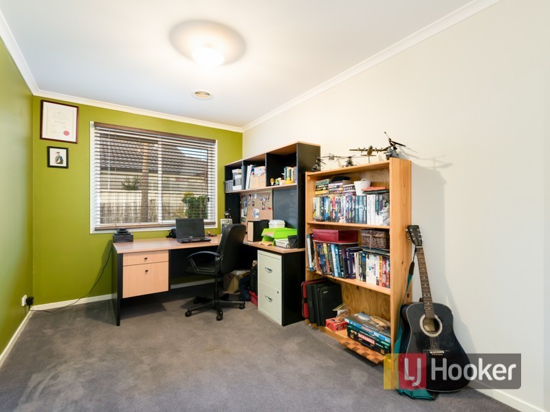 13 Teal Place, Pakenham VIC 3810