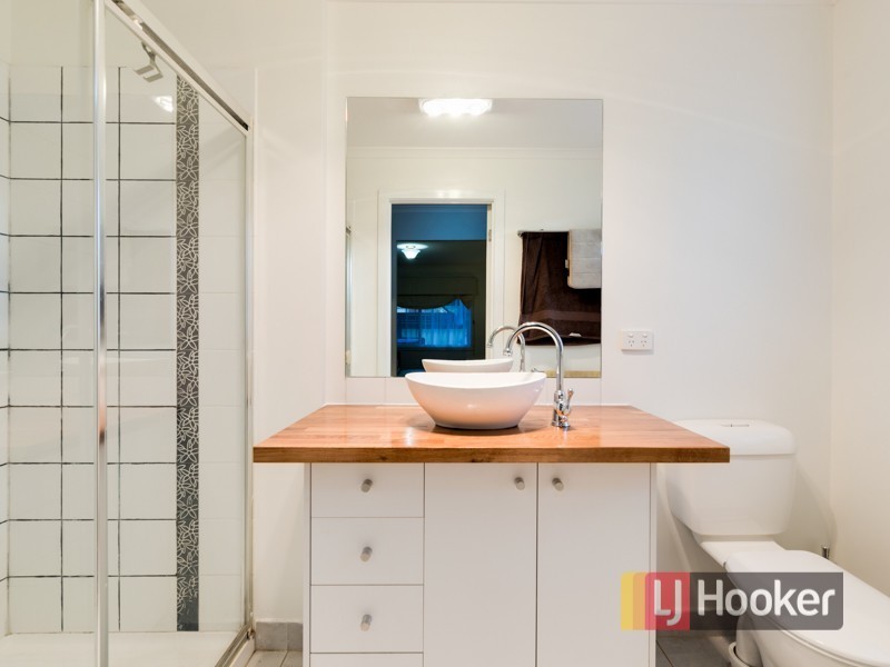 13 Teal Place, Pakenham VIC 3810