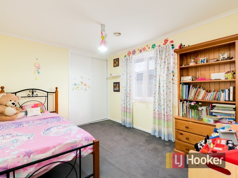 13 Teal Place, Pakenham VIC 3810