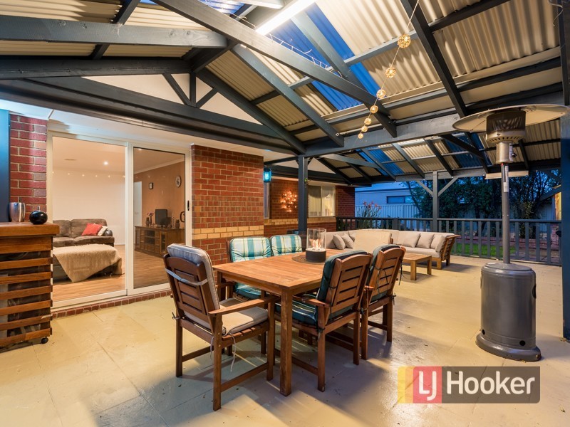 13 Teal Place, Pakenham VIC 3810