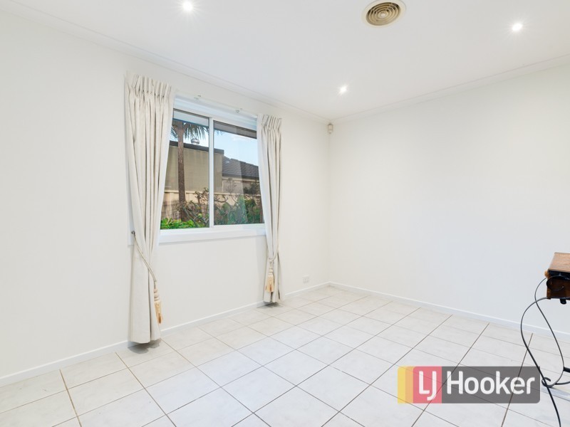 13 Teal Place, Pakenham VIC 3810