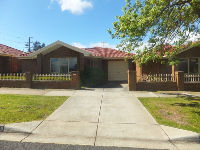 2/49 Princes Highway, Pakenham VIC 3810