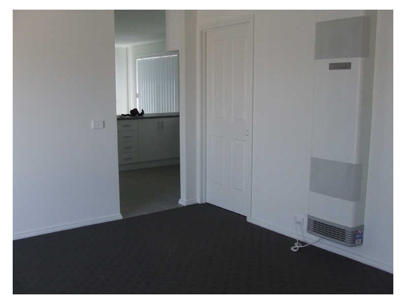 2/22 Parman Avenue, Pakenham VIC 3810