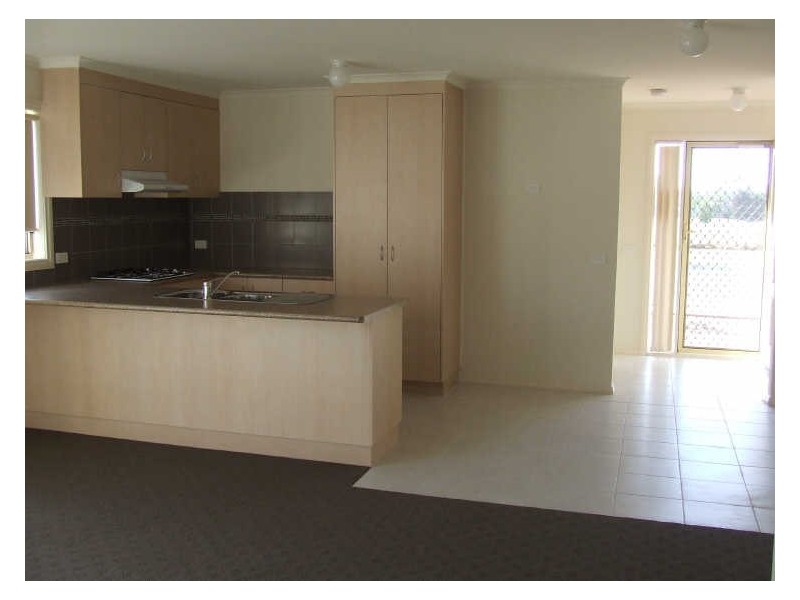 1/21-31 Parman Avenue, Pakenham VIC 3810