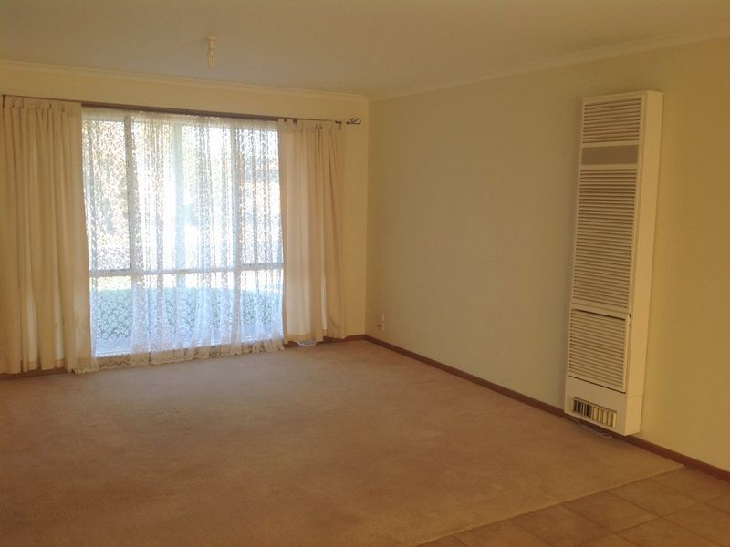 19 Dunbarton Drive, Pakenham VIC 3810