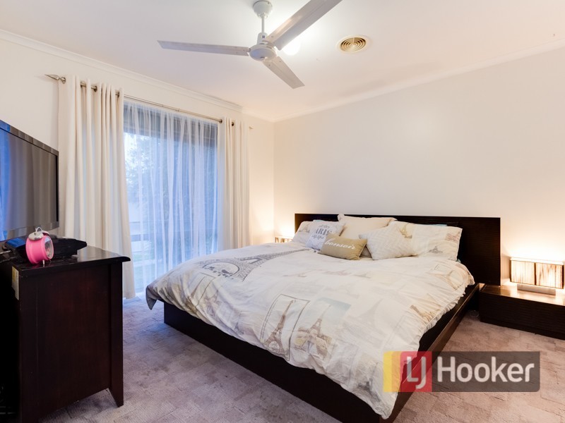 8 Benor Court, Pakenham VIC 3810