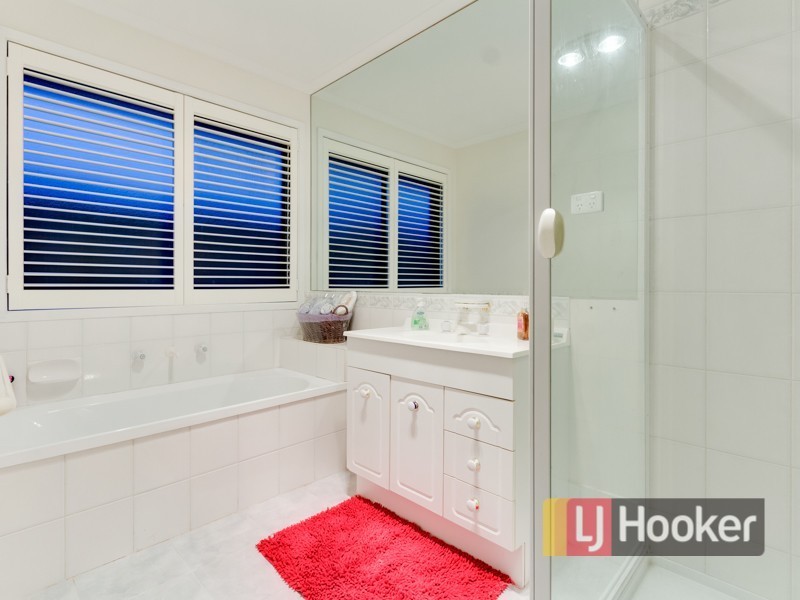 8 Benor Court, Pakenham VIC 3810