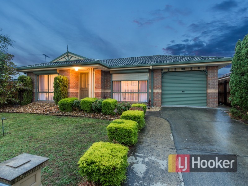 8 Benor Court, Pakenham VIC 3810