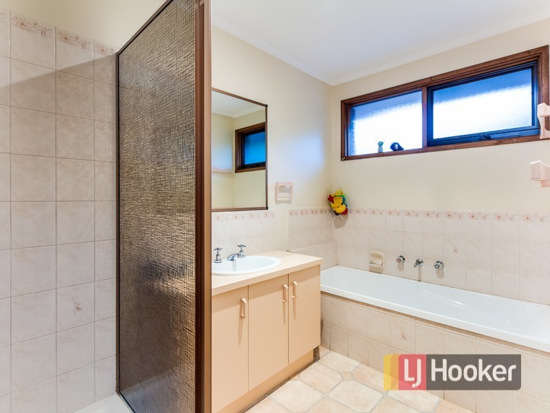 3 Anita Place, Pakenham VIC 3810